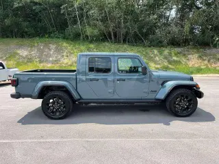 Jeep Gladiator 2025 4x4 Sport 4 puertas Crew Cab 5.0 pies SB