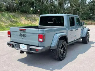 Jeep Gladiator 2025 4x4 Sport 4 puertas Crew Cab 5.0 pies SB
