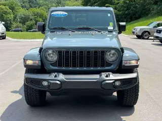 Jeep Gladiator 2025 4x4 Sport 4 puertas Crew Cab 5.0 pies SB