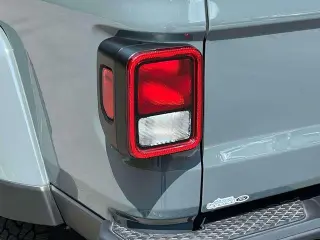 Jeep Gladiator 2025 4x4 Sport 4 puertas Crew Cab 5.0 pies SB