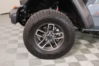 Jeep Gladiator 2024 4x4 Mojave 4 puertas Crew Cab 5.0 pies. SB