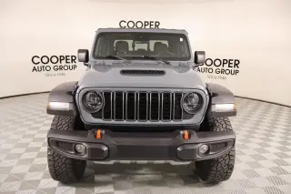 Jeep Gladiator 2024 4x4 Mojave 4 puertas Crew Cab 5.0 pies. SB