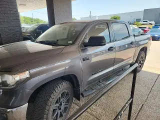 Toyota Tundra 2020 4x4 SR5 4 puertas Cabina CrewMax Pickup SB