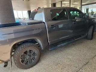 Toyota Tundra 2020 4x4 SR5 4 puertas Cabina CrewMax Pickup SB