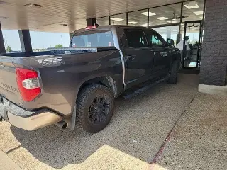 Toyota Tundra 2020 4x4 SR5 4 puertas Cabina CrewMax Pickup SB