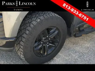 Chevrolet Silverado 1500 2021 4x4 Custom Trail Boss 4 puertas Cabina Crew 5.8 pies. SB