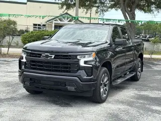 Chevrolet Silverado 1500 2024 4x2 RST 4 puertas Cabina Crew 5.8 pies. Caja corta