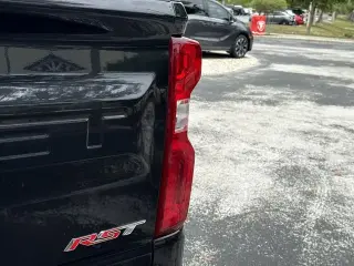 Chevrolet Silverado 1500 2024 4x2 RST 4 puertas Cabina Crew 5.8 pies. Caja corta