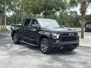 Chevrolet Silverado 1500 2024 4x2 RST 4 puertas Cabina Crew 5.8 pies. Caja corta