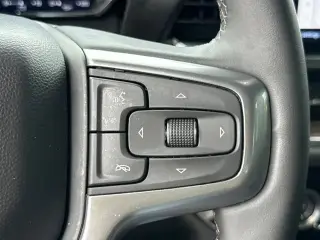 Chevrolet Silverado 1500 2024 4x2 RST 4 puertas Cabina Crew 5.8 pies. Caja corta
