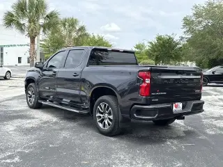 Chevrolet Silverado 1500 2024 4x2 RST 4 puertas Cabina Crew 5.8 pies. Caja corta