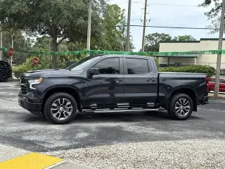 Chevrolet Silverado 1500 2024 4x2 RST 4 puertas Cabina Crew 5.8 pies. Caja corta