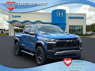 Chevrolet Colorado 2023 4x4 Trail Boss 4 puertas Crew Cab 5 pies. Caja corta