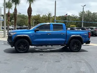 Chevrolet Colorado 2023 4x4 Trail Boss 4 puertas Crew Cab 5 pies. Caja corta