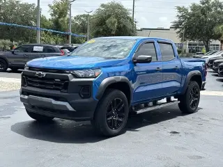 Chevrolet Colorado 2023 4x4 Trail Boss 4 puertas Crew Cab 5 pies. Caja corta