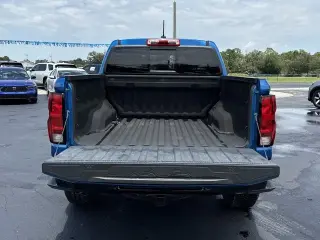 Chevrolet Colorado 2023 4x4 Trail Boss 4 puertas Crew Cab 5 pies. Caja corta