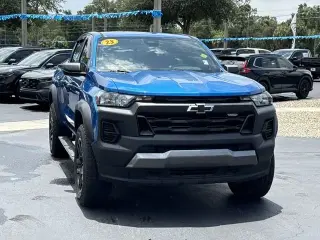 Chevrolet Colorado 2023 4x4 Trail Boss 4 puertas Crew Cab 5 pies. Caja corta