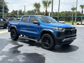 Chevrolet Colorado 2023 4x4 Trail Boss 4 puertas Crew Cab 5 pies. Caja corta