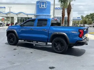 Chevrolet Colorado 2023 4x4 Trail Boss 4 puertas Crew Cab 5 pies. Caja corta