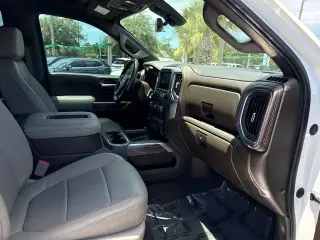 Chevrolet Silverado 1500 2021 4x4 LTZ 4 puertas Cabina Crew 5.8 pies. SB