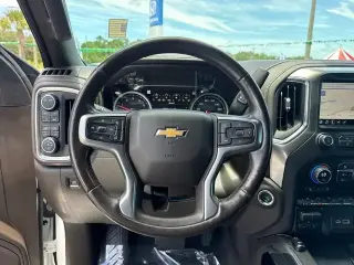 Chevrolet Silverado 1500 2021 4x4 LTZ 4 puertas Cabina Crew 5.8 pies. SB
