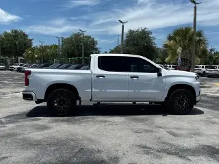 Chevrolet Silverado 1500 2021 4x4 LTZ 4 puertas Cabina Crew 5.8 pies. SB