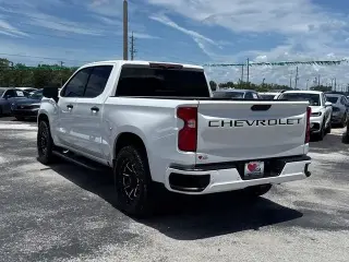 Chevrolet Silverado 1500 2021 4x4 LTZ 4 puertas Cabina Crew 5.8 pies. SB