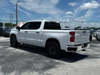 Chevrolet Silverado 1500 2021 4x4 LTZ 4 puertas Cabina Crew 5.8 pies. SB