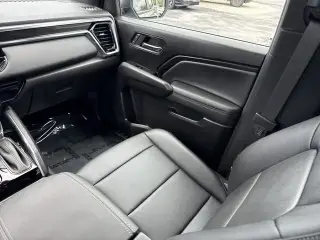 GMC Canyon 2023 4x4 Elevation 4 puertas Cabina Crew 5 pies. SB