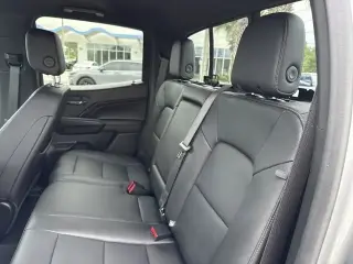 GMC Canyon 2023 4x4 Elevation 4 puertas Cabina Crew 5 pies. SB