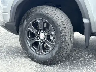 GMC Canyon 2023 4x4 Elevation 4 puertas Cabina Crew 5 pies. SB