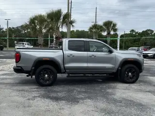 GMC Canyon 2023 4x4 Elevation 4 puertas Cabina Crew 5 pies. SB