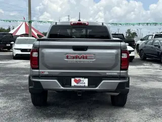 GMC Canyon 2023 4x4 Elevation 4 puertas Cabina Crew 5 pies. SB