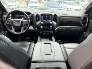 GMC Sierra 1500 2020 4x4 Denali 4 puertas Cabina Crew 5.8 pies. Caja corta