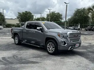GMC Sierra 1500 2020 4x4 Denali 4 puertas Cabina Crew 5.8 pies. Caja corta