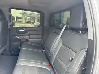 GMC Sierra 1500 2020 4x4 Denali 4 puertas Cabina Crew 5.8 pies. Caja corta