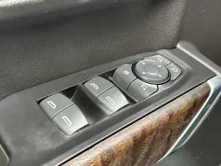 GMC Sierra 1500 2020 4x4 Denali 4 puertas Cabina Crew 5.8 pies. Caja corta