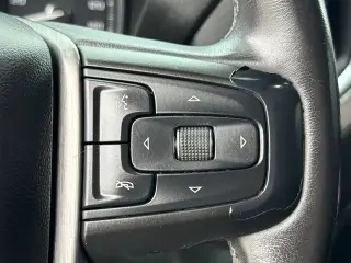 GMC Sierra 1500 2020 4x4 Denali 4 puertas Cabina Crew 5.8 pies. Caja corta