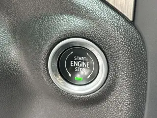 GMC Sierra 1500 2020 4x4 Denali 4 puertas Cabina Crew 5.8 pies. Caja corta