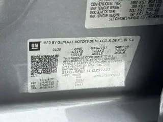 GMC Sierra 1500 2020 4x4 Denali 4 puertas Cabina Crew 5.8 pies. Caja corta
