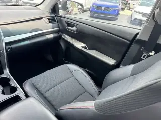 Toyota Camry 2017 SE 4dr Sedan