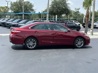 Toyota Camry 2017 SE 4dr Sedan