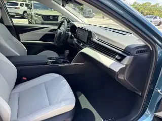 Toyota Camry 2025 SE 4dr Sedan