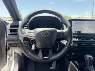 Toyota Camry 2025 SE 4p Sedan