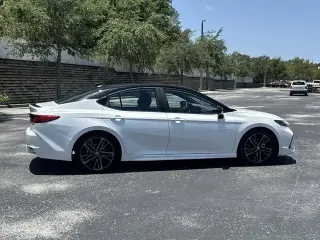 Toyota Camry 2025 SE 4p Sedan
