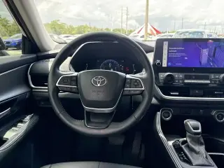 Toyota Grand Highlander 2024 XLE 4p SUV