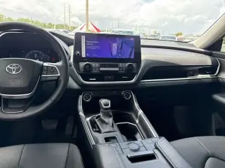 Toyota Grand Highlander 2024 XLE 4p SUV