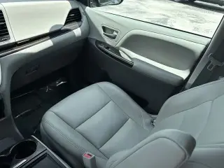 Toyota Sienna 2020 XLE 7-Pasajeros Auto Access Asiento 4p Minivan