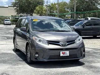 Toyota Sienna 2020 XLE 7-Pasajeros Auto Access Asiento 4p Minivan