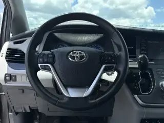 Toyota Sienna 2020 XLE 7-Pasajeros Auto Access Asiento 4p Minivan